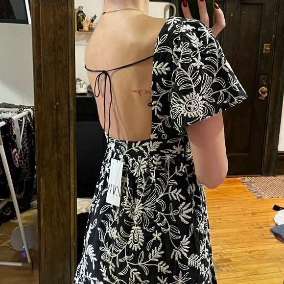Zara Maxi Dress Size S - Open Back - NWT - Picture 2 of 3